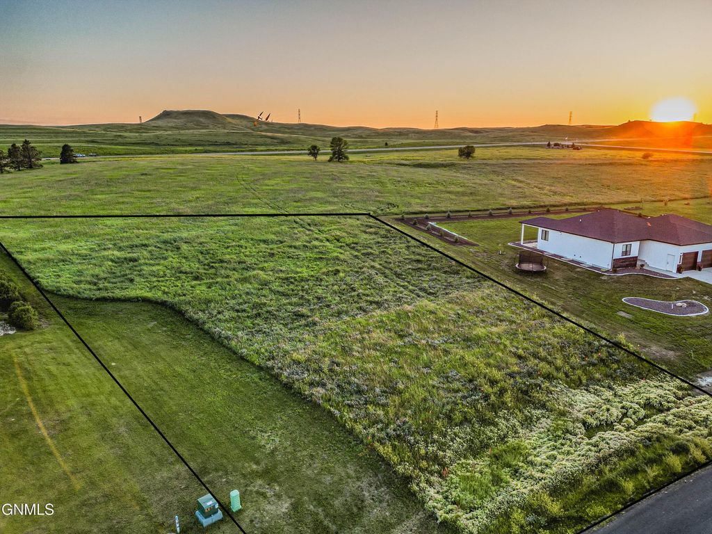 13840 Saddlehorn Drive, Bismarck, ND 58503 photo 7