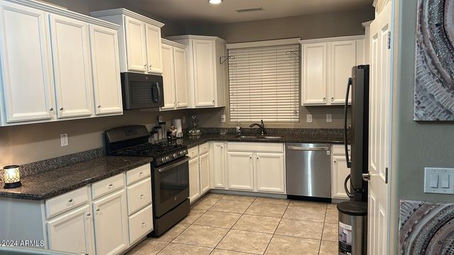 9368 W SWEETWATER Drive, Peoria, AZ 85381