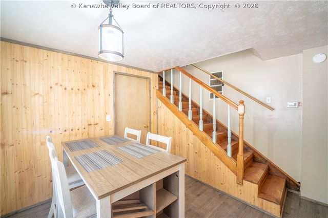 211 Snow Hill Drive, Charleston, WV 25311