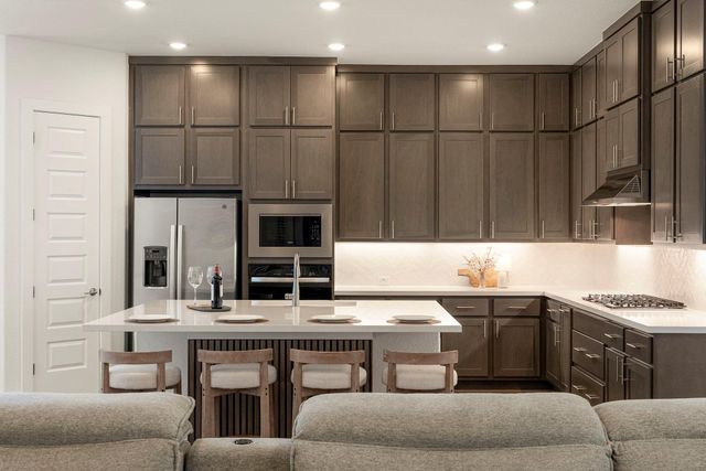 298 Canal DR, Dripping Springs, TX 78620