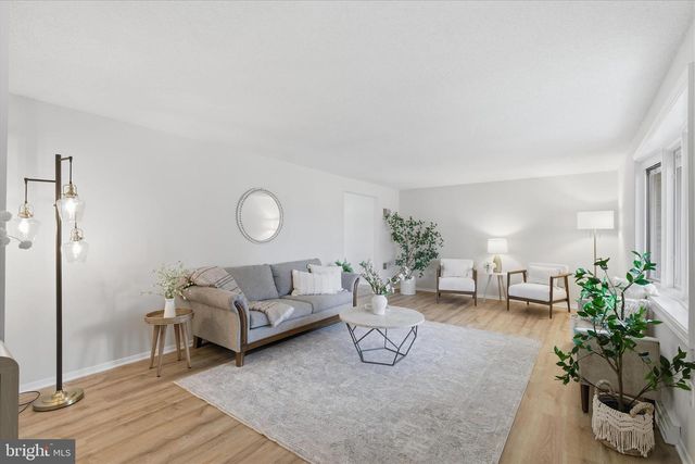 2430 OPAL RD, York, PA 17408