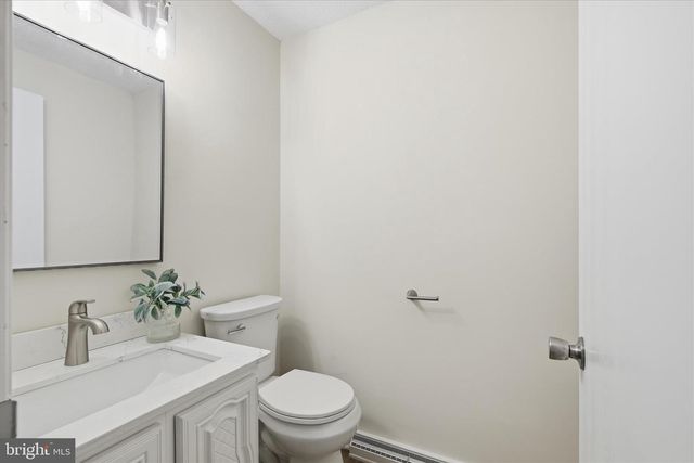 2430 OPAL RD, York, PA 17408