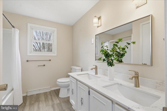 2430 OPAL RD, York, PA 17408