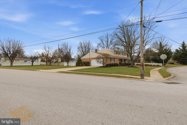 2430 OPAL RD, York, PA 17408