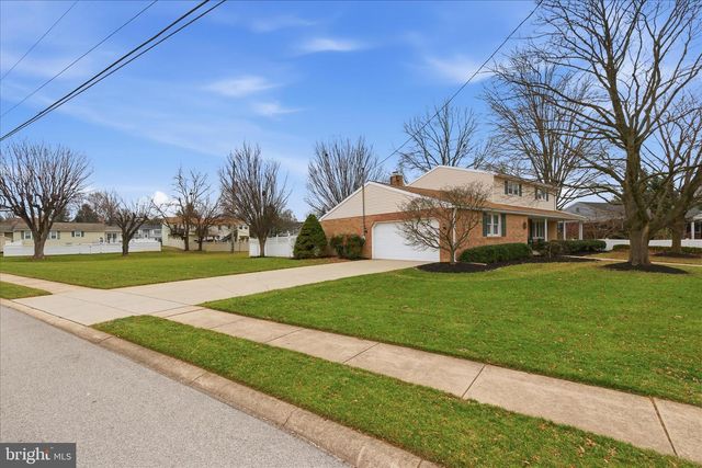 2430 OPAL RD, York, PA 17408