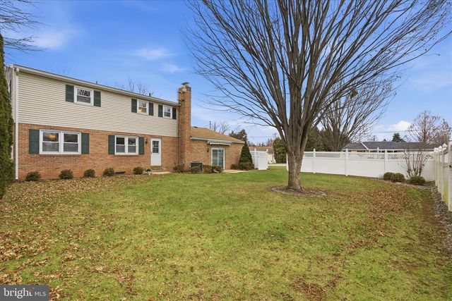 2430 OPAL RD, York, PA 17408