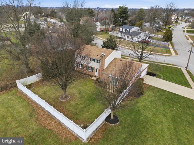 2430 OPAL RD, York, PA 17408