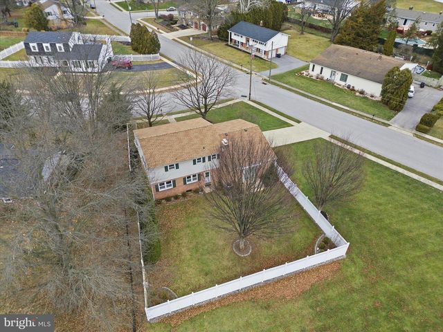 2430 OPAL RD, York, PA 17408