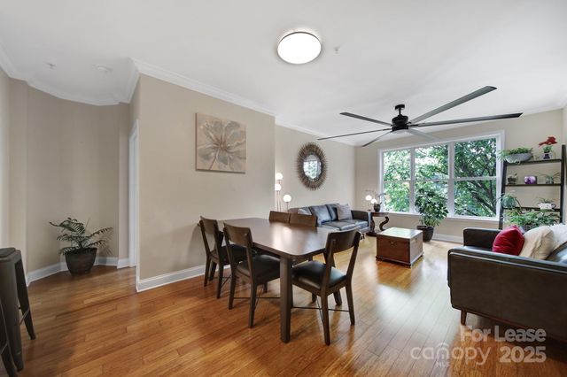 1000 E Woodlawn Road E, Charlotte, NC 28209