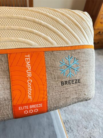 1000 E Woodlawn Road E, Charlotte, NC 28209