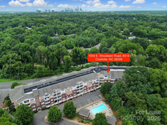 1000 E Woodlawn Road E, Charlotte, NC 28209