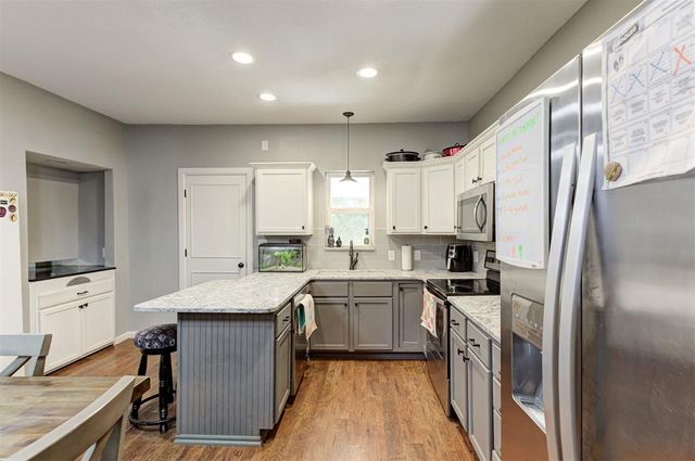 1823 W Mansur, Guthrie, OK 73044