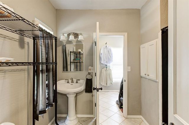 1823 W Mansur, Guthrie, OK 73044