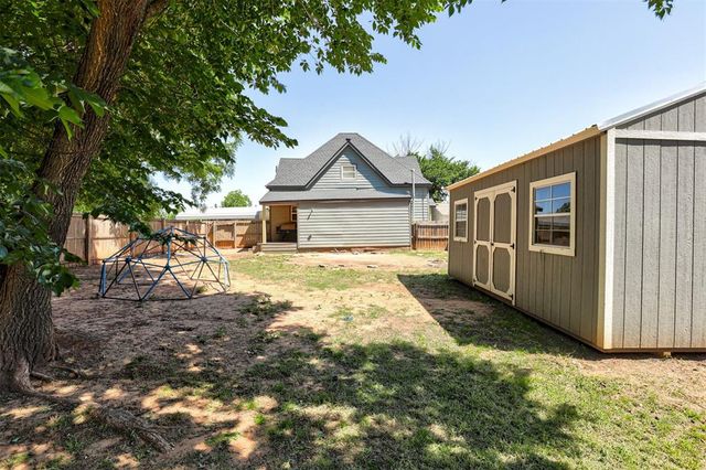 1823 W Mansur, Guthrie, OK 73044