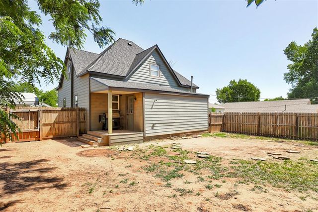 1823 W Mansur, Guthrie, OK 73044