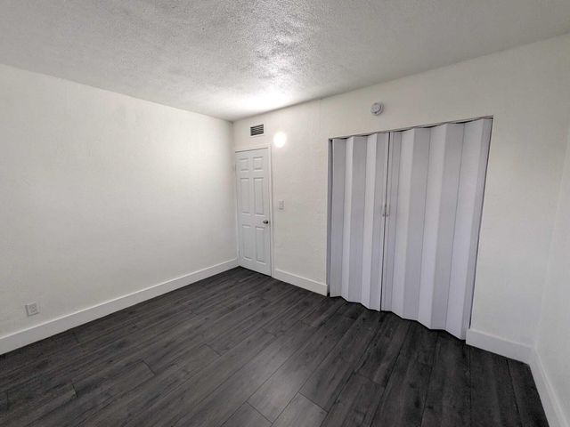 2861 NW 5th Street, Pompano Beach, FL 33069