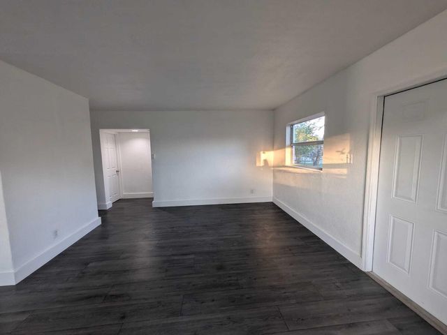 2861 NW 5th Street, Pompano Beach, FL 33069