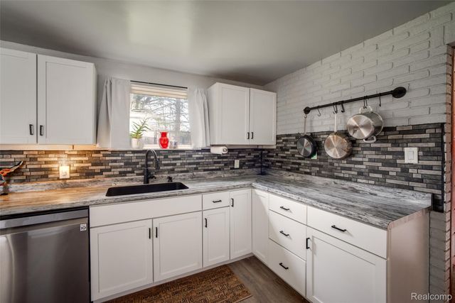 8780 Dixie Highway, Birch Run Township, MI 48415