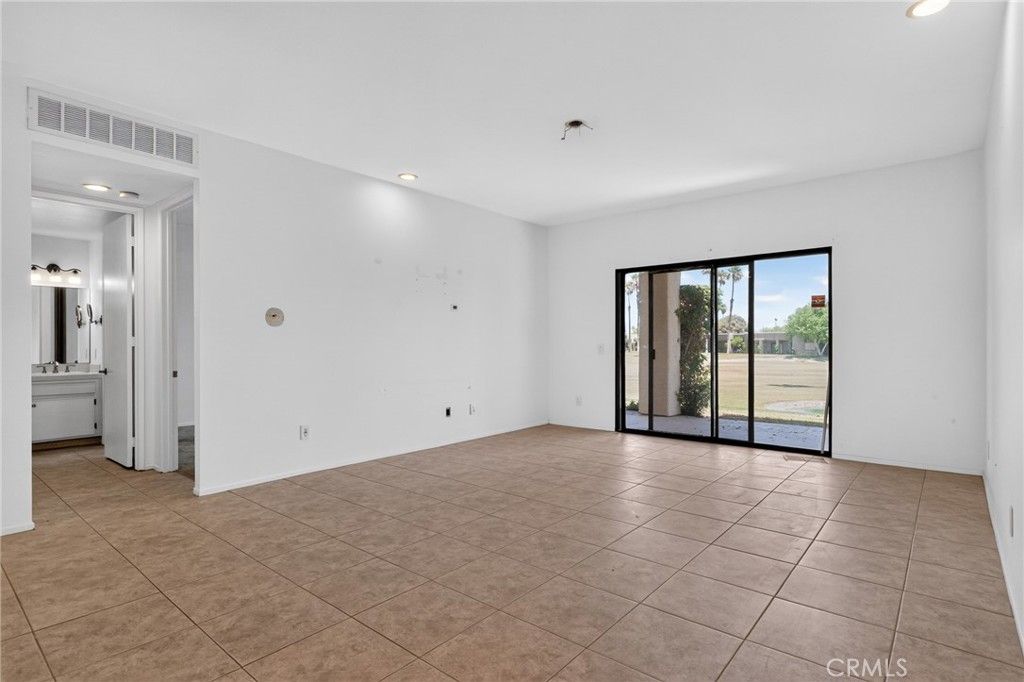Image 9 of property listing at 28862 Isleta Court, Cathedral City, CA 92234