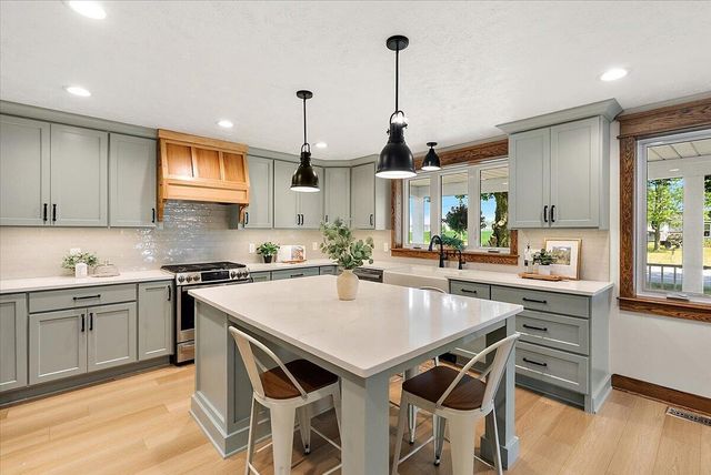 4548 Bauer Road, Hudsonville, MI 49426