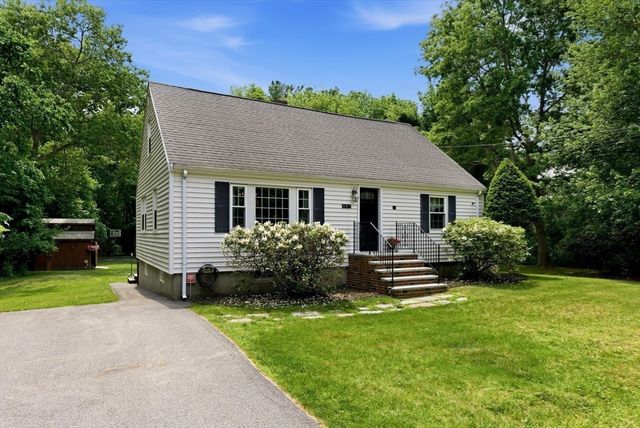 867 Whitman St, Hanson, MA 02341