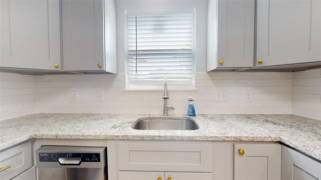 227 Kansas Street, Bacliff, TX 77518