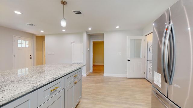 227 Kansas Street, Bacliff, TX 77518
