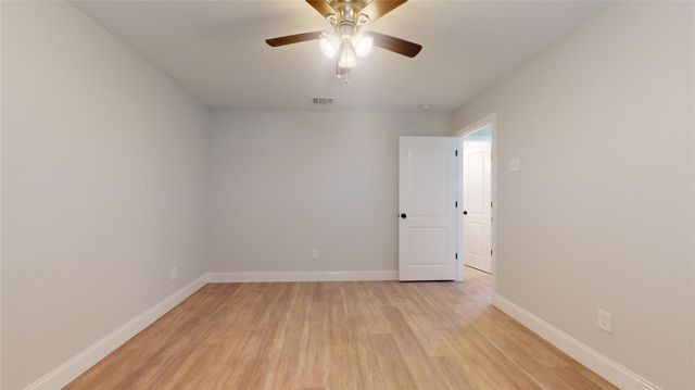 227 Kansas Street, Bacliff, TX 77518