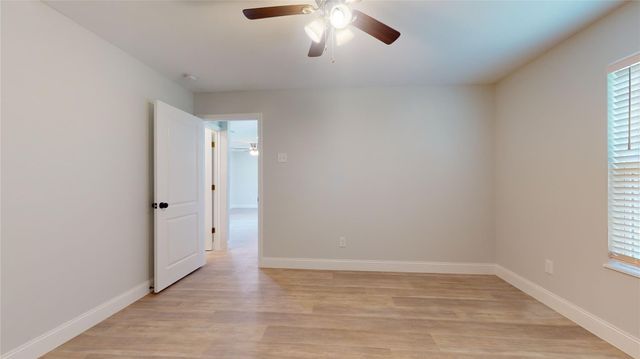 227 Kansas Street, Bacliff, TX 77518