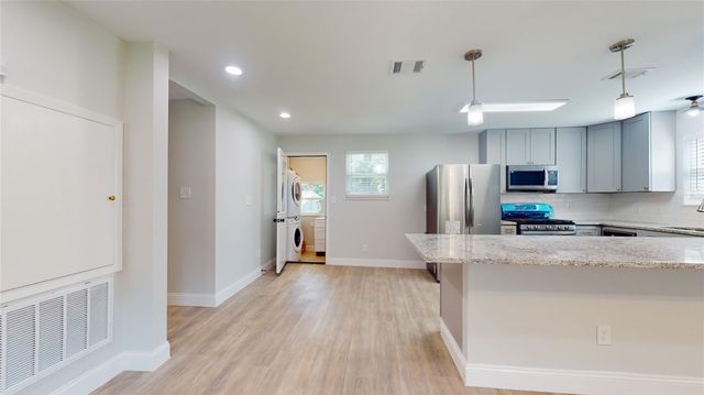 227 Kansas Street, Bacliff, TX 77518
