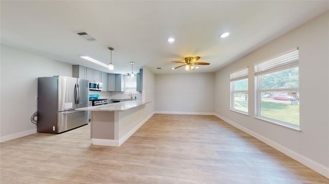 227 Kansas Street, Bacliff, TX 77518