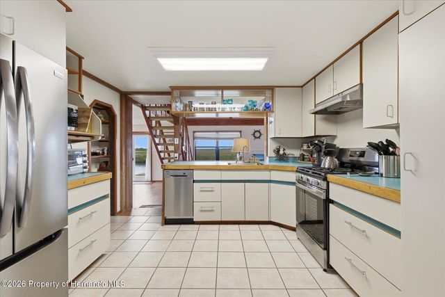 2487 Sunset Vista Drive, Aripeka, FL 34679