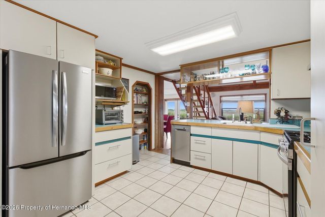 2487 Sunset Vista Drive, Aripeka, FL 34679