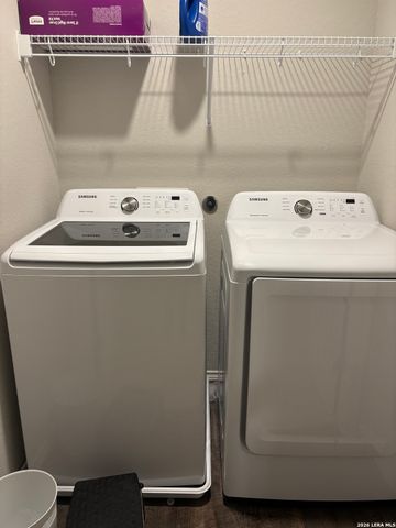 7535 HOMEWOOD LN, Elmendorf, TX 78112