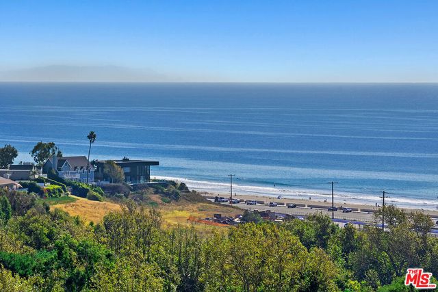 6240 Tapia Drive D, Malibu, CA 90265