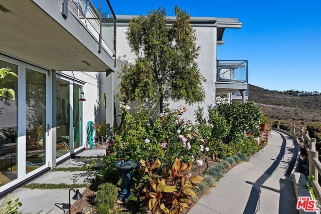 6240 Tapia Drive D, Malibu, CA 90265