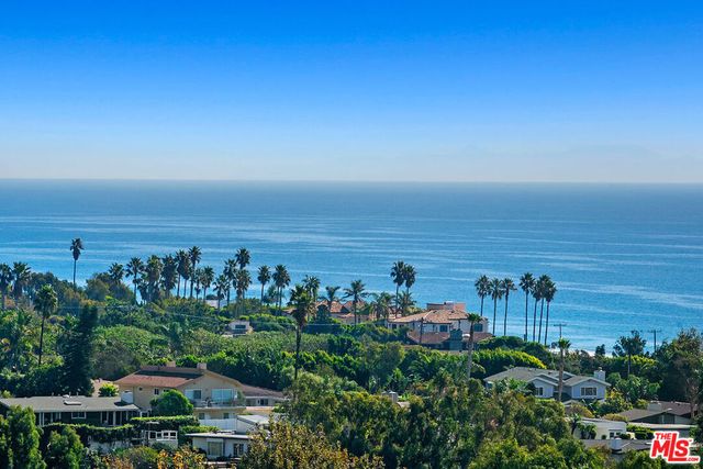 6240 Tapia Drive D, Malibu, CA 90265