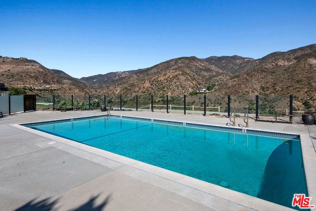 6240 Tapia Drive D, Malibu, CA 90265
