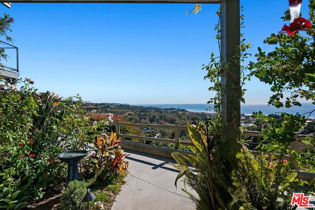 6240 Tapia Drive D, Malibu, CA 90265