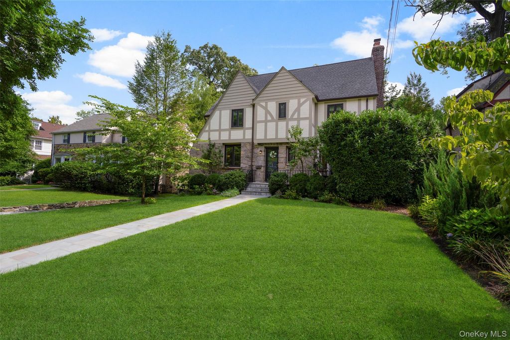 73 Woodlawn Avenue, New Rochelle, NY 10804 — photo 3