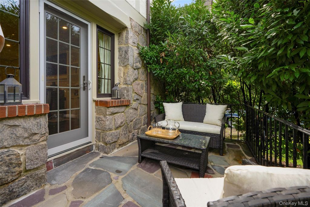 73 Woodlawn Avenue, New Rochelle, NY 10804 — photo 5