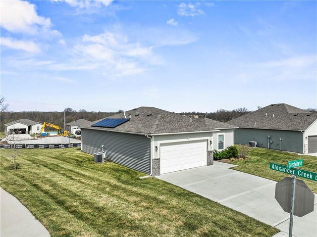 2104 Crestview Place, Raymore, MO 64083