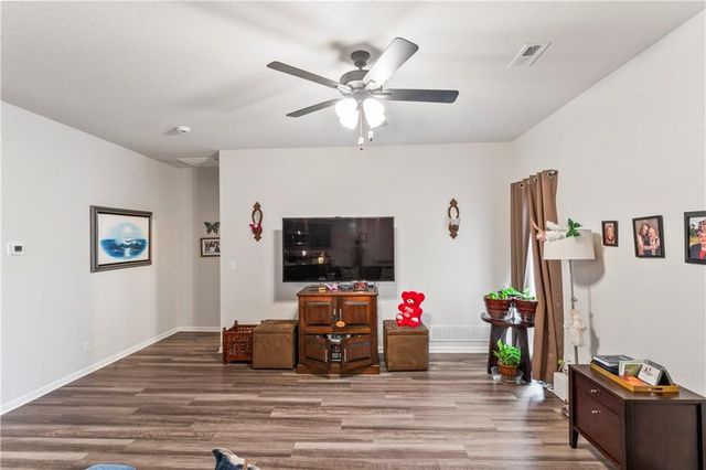 2104 Crestview Place, Raymore, MO 64083