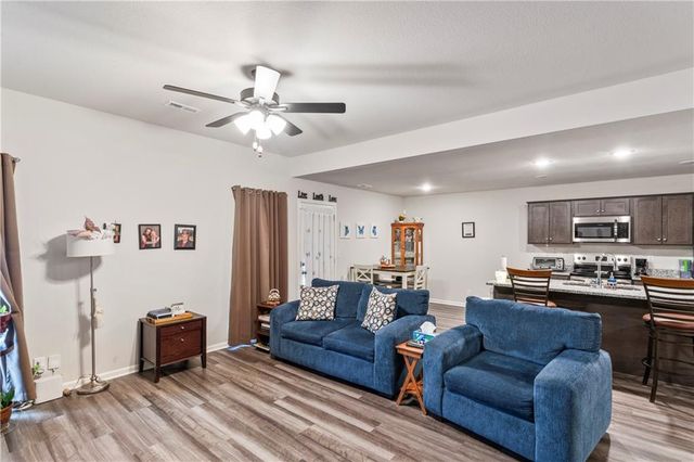 2104 Crestview Place, Raymore, MO 64083