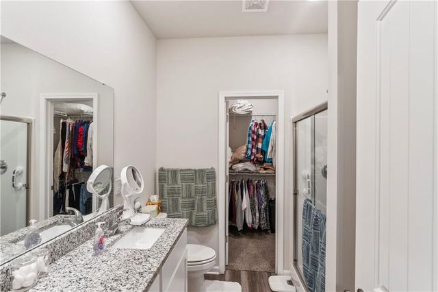 2104 Crestview Place, Raymore, MO 64083