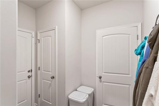 2104 Crestview Place, Raymore, MO 64083