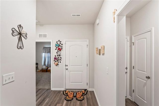 2104 Crestview Place, Raymore, MO 64083