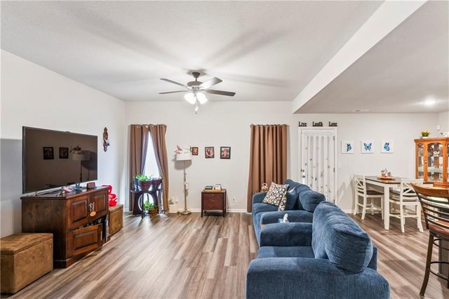 2104 Crestview Place, Raymore, MO 64083