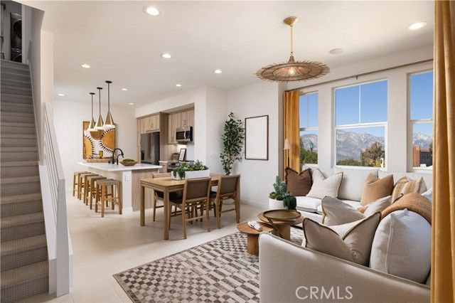 107 N First Avenue, Upland, CA 91786