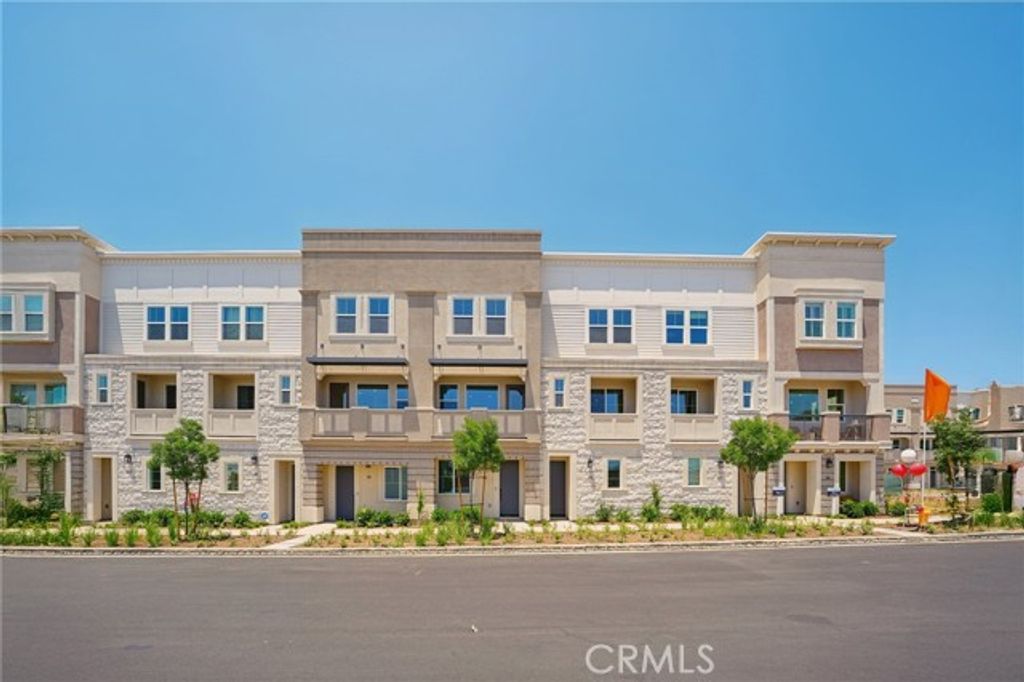 107 N First Avenue, Upland, CA 91786